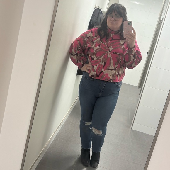 Meet your Posher, Gia - Picture 4 of 5